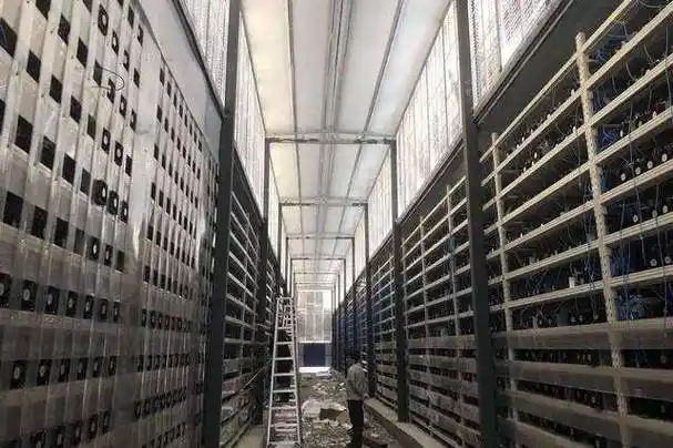 A mining farm powered by solar panels