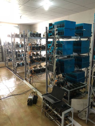 Mining farm hosting services