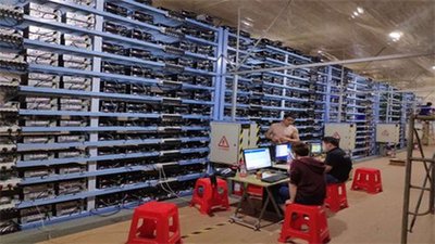 A sprawling Chinese mining farm operating thousands of high-performance rigs