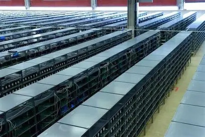 Large-scale mining farm utilizing renewable energy sources